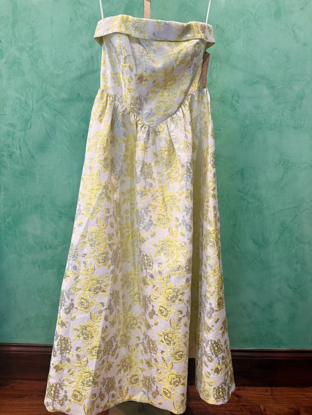 O.P.T. SENA CANARY BROCADE STRAPLESS FLORAL MAXI DRESS – SIZE 8 – NWT